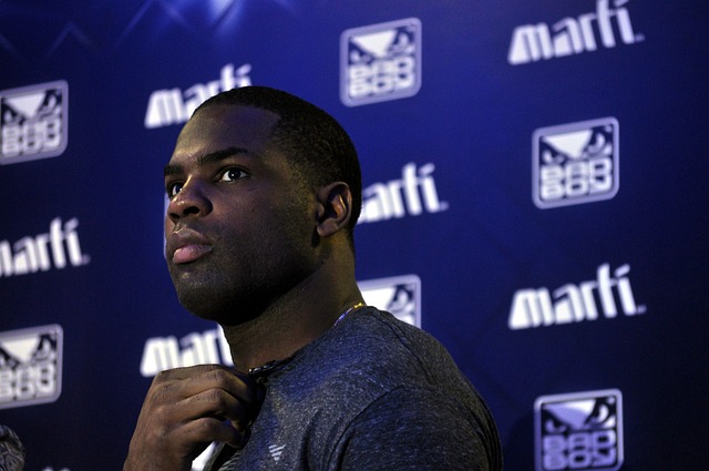 则是借此抢 则是借此抢