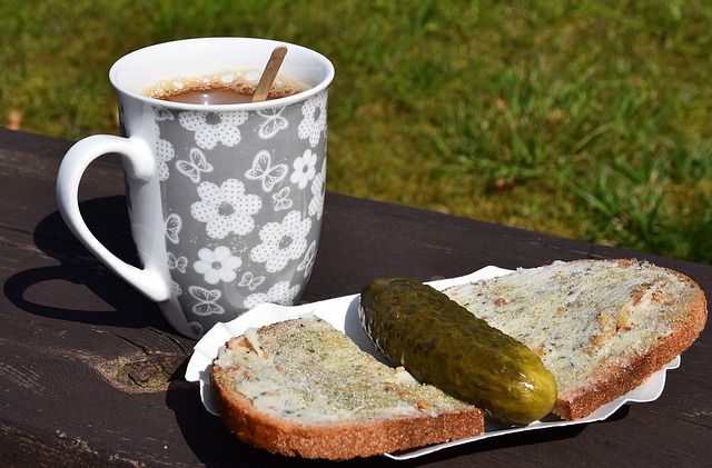 行的羽毛球 行的羽毛球